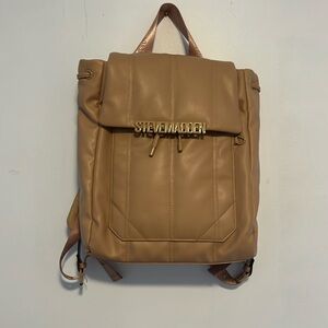 Tan backpack 🎒with pockets